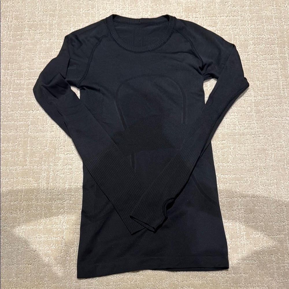 Lululemon long sleeve swiftly tech